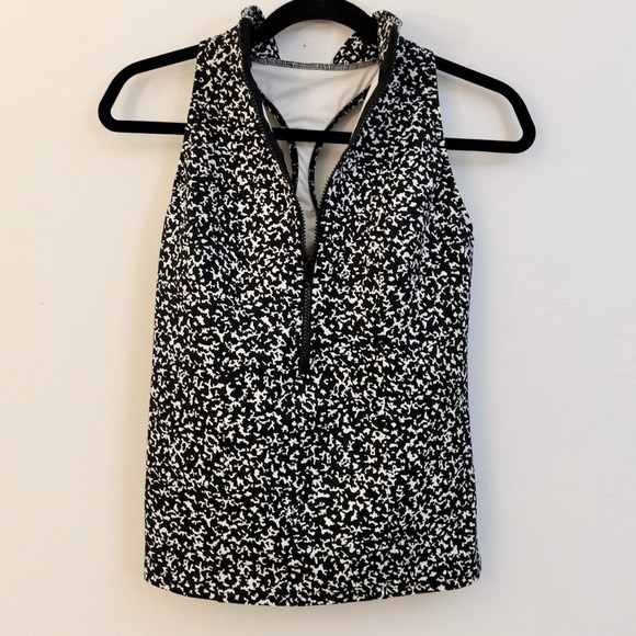 NEW MagicSuit by Miraclesuit Women’s Blk & Wht Zip Front Halter Top size 10 - Picture 1 of 5
